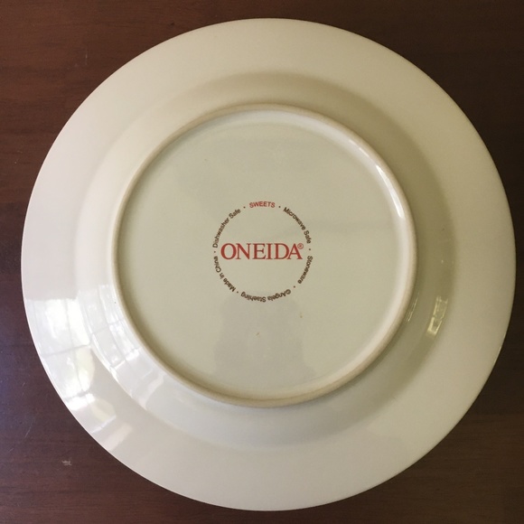 Oneida (set of 4) “SWEETS” Dessert Plates - Picture 2 of 2